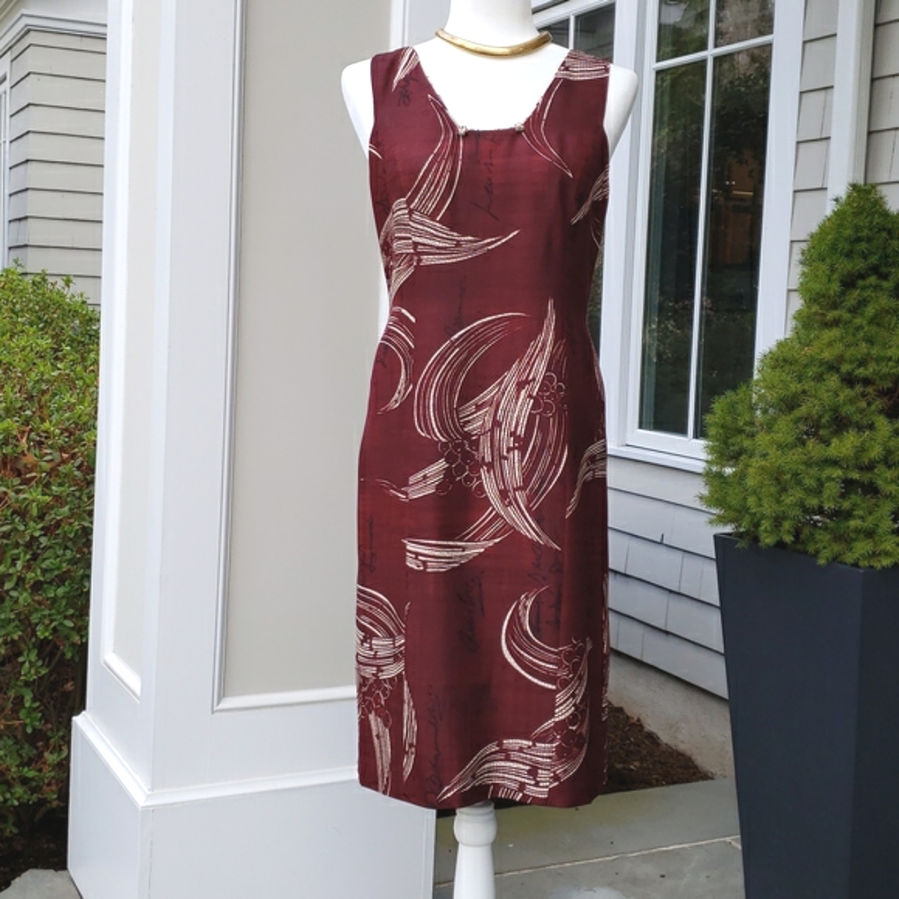 Mondi Sheath style Dress, size 36 or 6, in Burgundy
